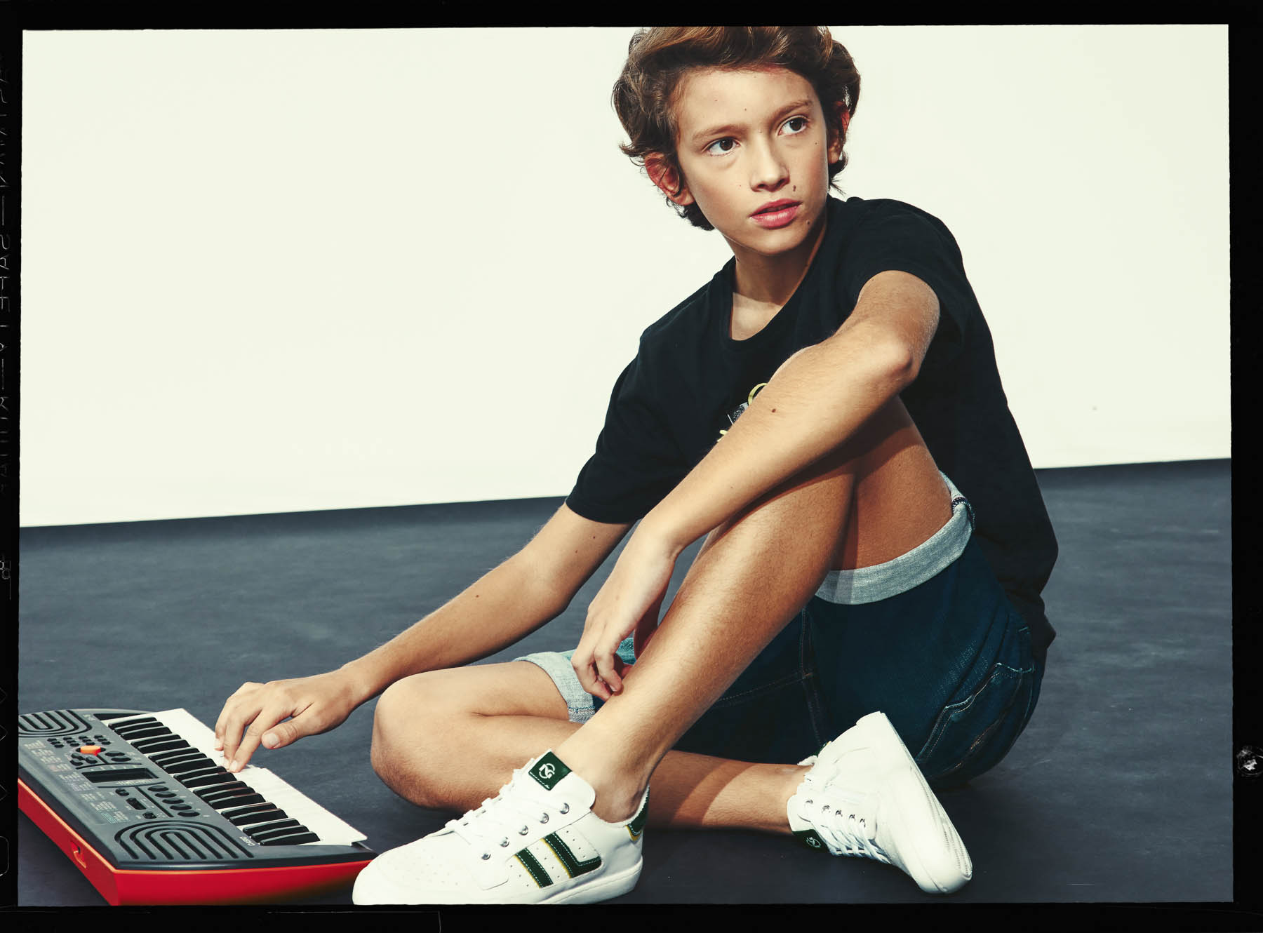 Kids fashion advertising campaign for NeroGiardini Junior by Federico Leone - Image 01