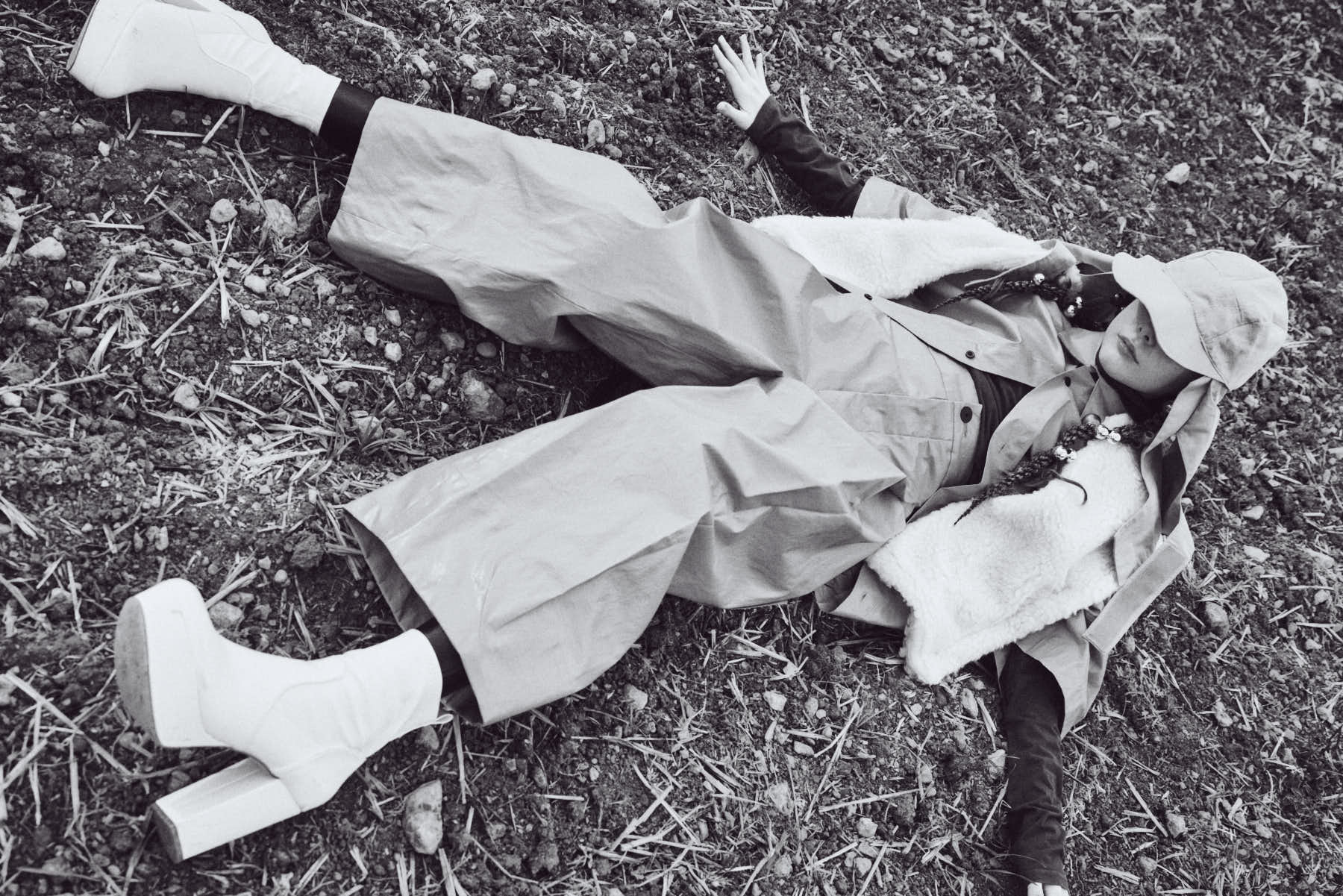 Futuristic kids fashion editorial exploring space themes for Scimparello Magazine - Image 15