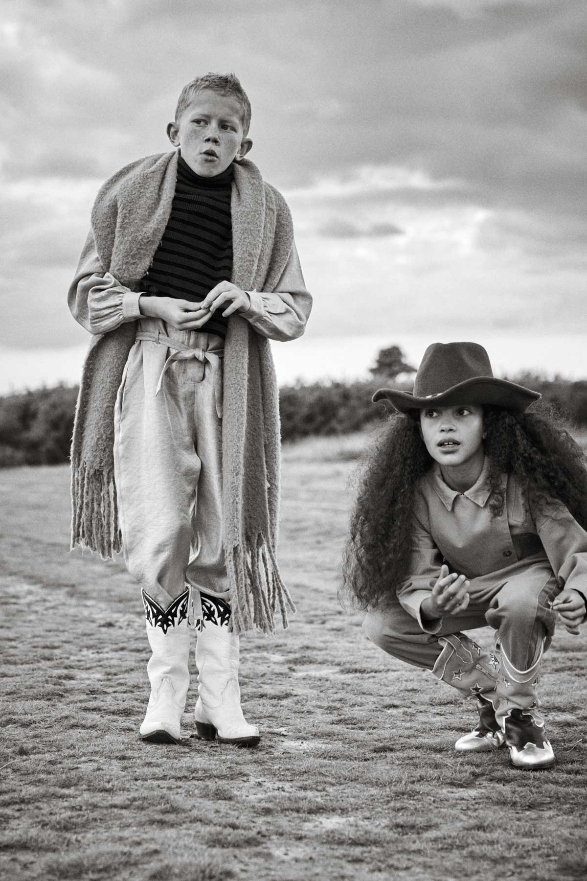 Magazine — Silver Studded Blu - Image 05