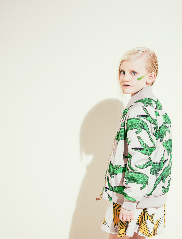 Magazine — Floating In The Dust - Image 03