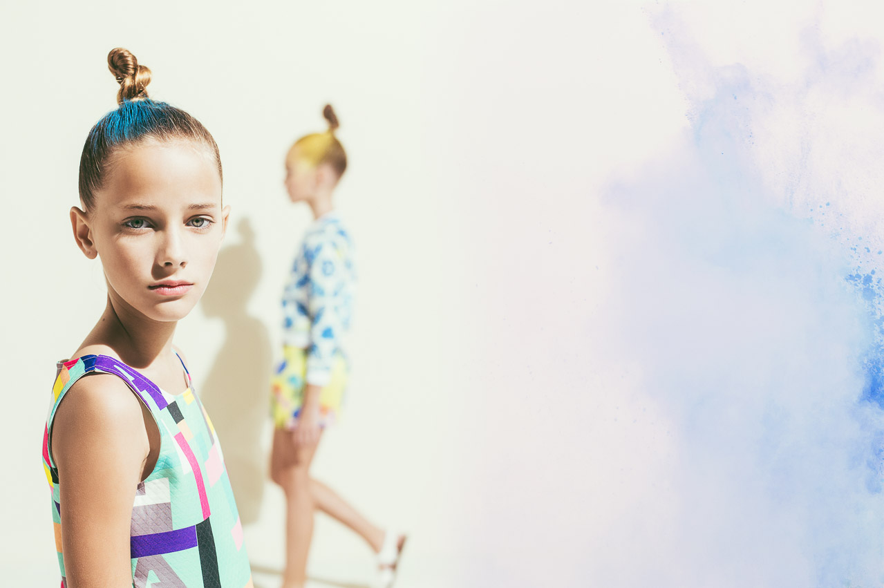 Magazine — Floating In The Dust - Image 04