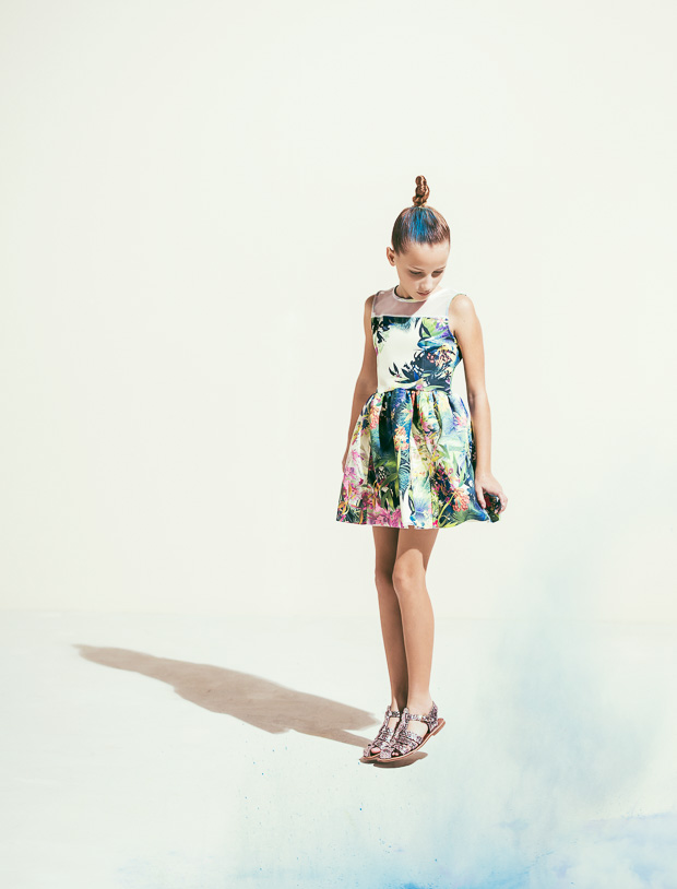 Magazine — Floating In The Dust - Image 05