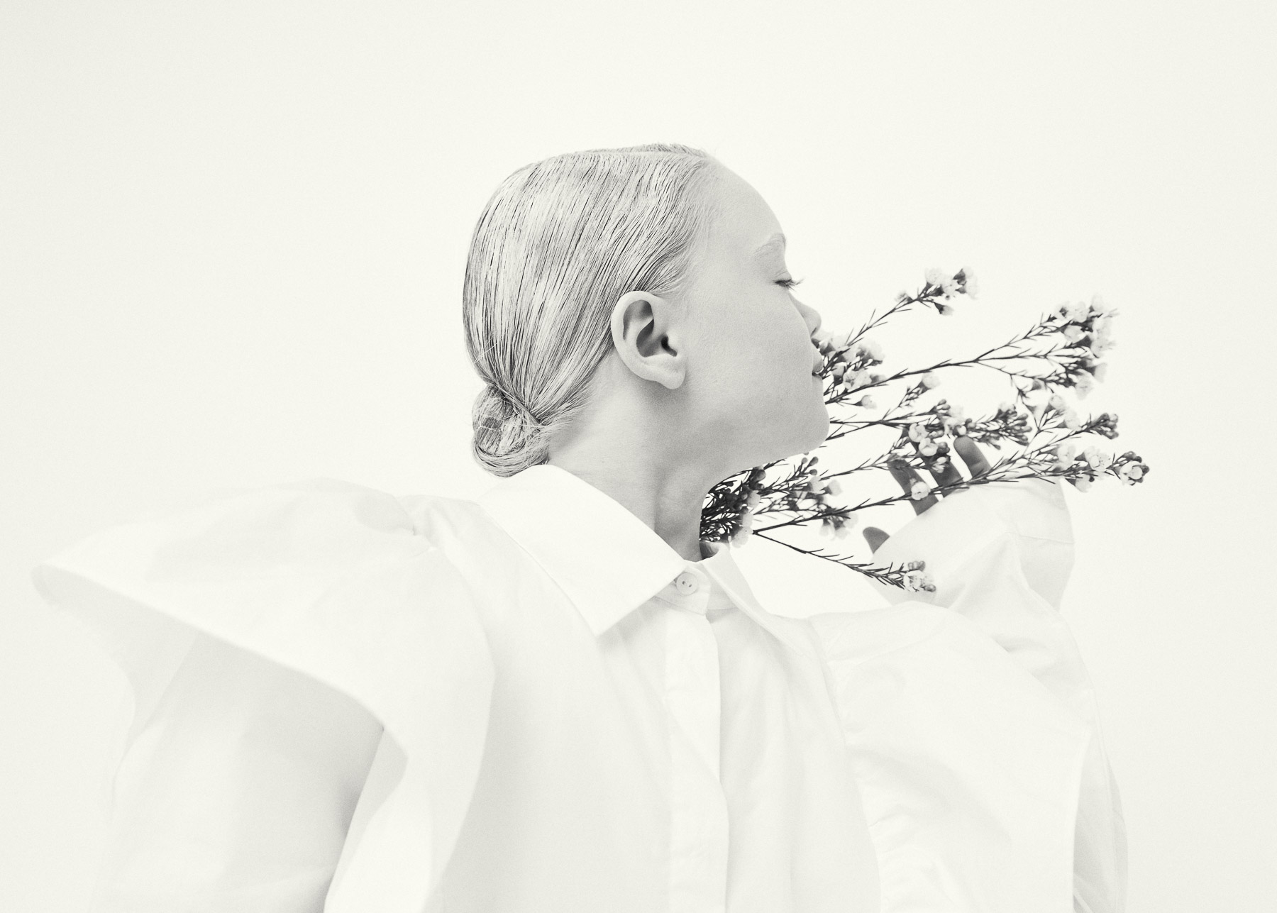 Magazine — White Simphony - Image 06