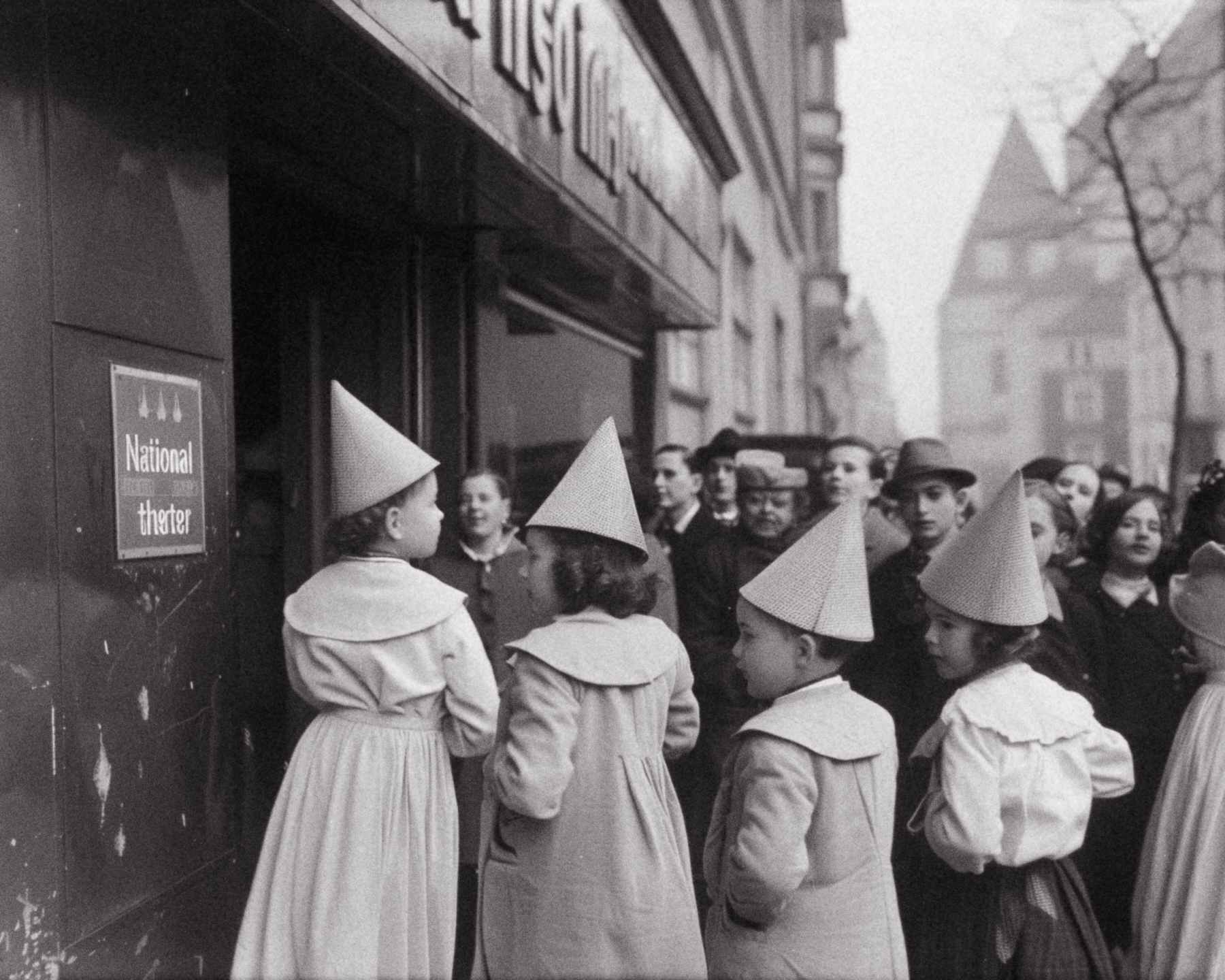 Weimar, 1934: children caught between art and absurdity in a Dadaist school play gone too far. - Image 02