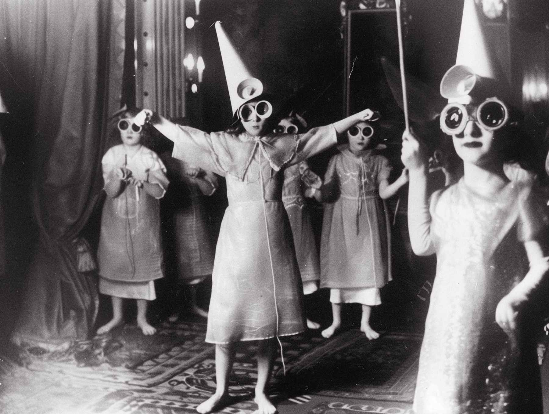 Weimar, 1934: children caught between art and absurdity in a Dadaist school play gone too far. - Image 10